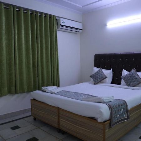 Hotel Star Palace - Near Karol Bagh Metro 德里 外观 照片