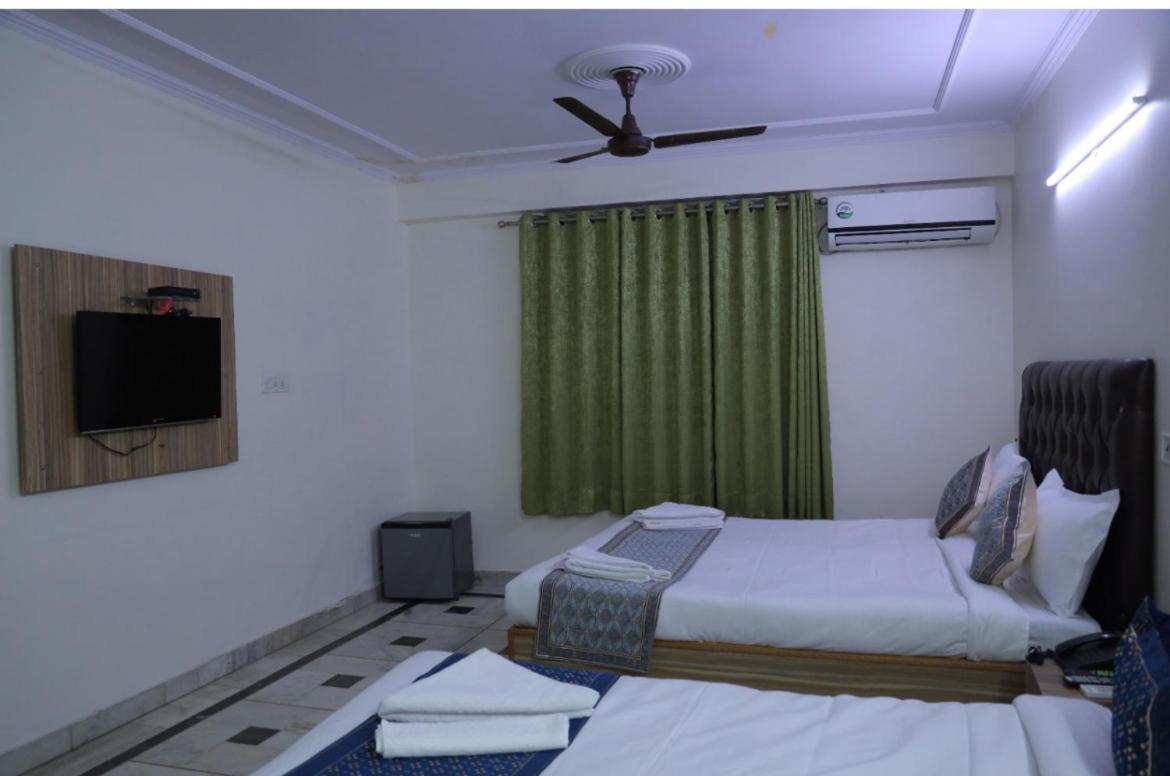 Hotel Star Palace - Near Karol Bagh Metro 德里 外观 照片