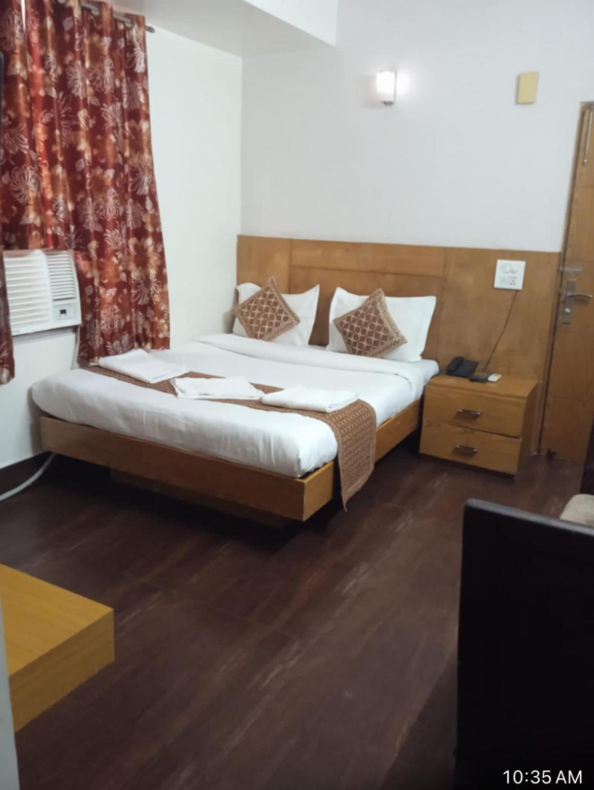 Hotel Star Palace - Near Karol Bagh Metro 德里 外观 照片